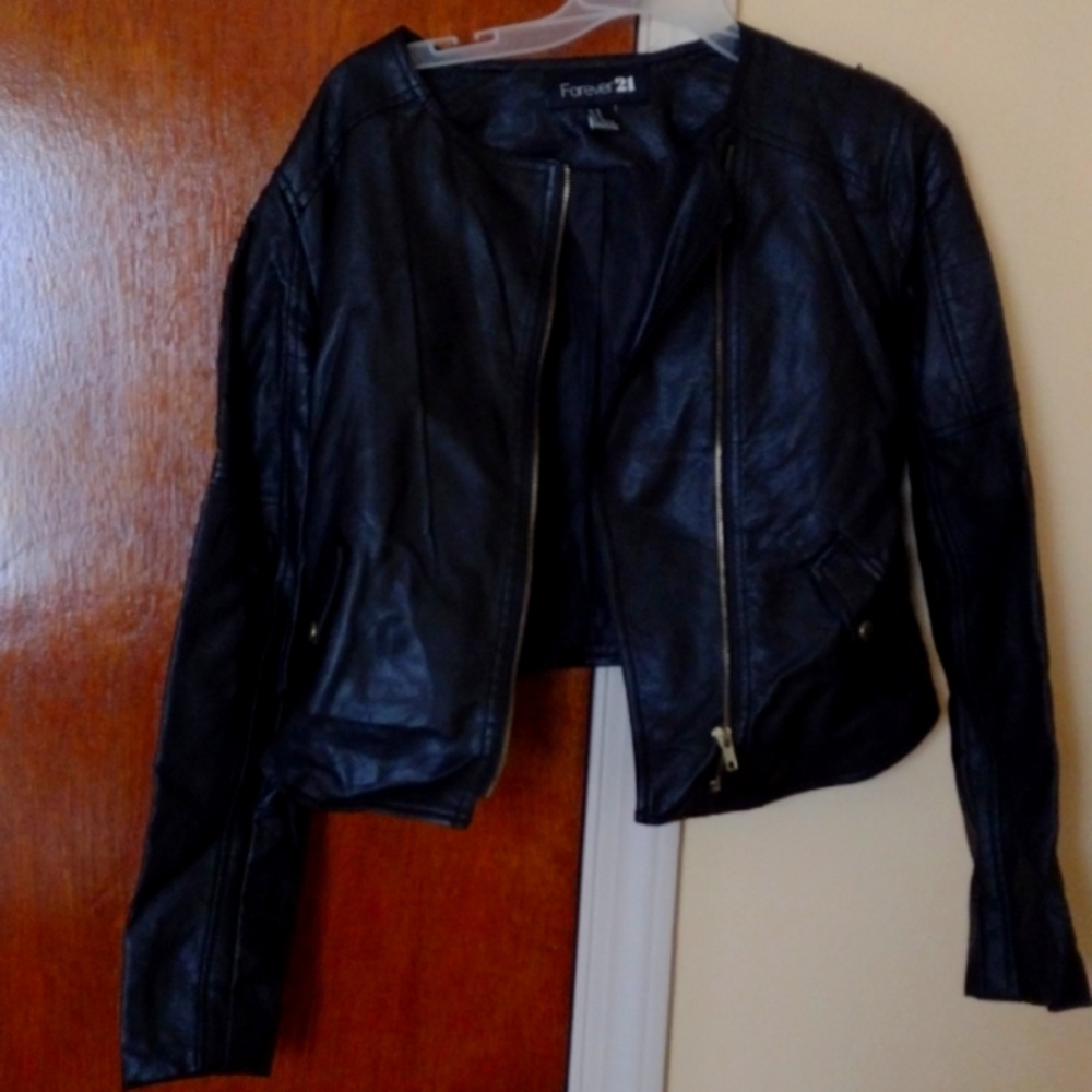 A 🔥🔥 forever 21 vegan leather jacket